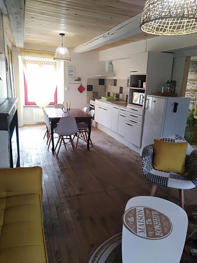 Appartement Cozy Dans Maison Privee Tauves エクステリア 写真