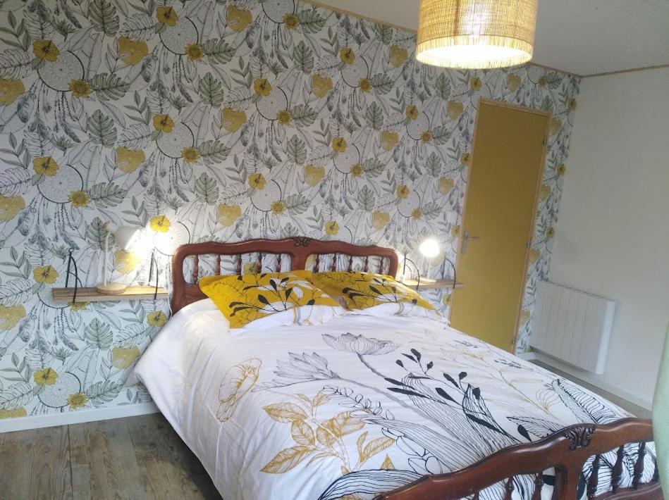 Appartement Cozy Dans Maison Privee Tauves エクステリア 写真